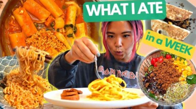 What I Ate in a WEEK as a VEGAN (Realistic & Non-Aesthetic LOL Freezer Clean Out)