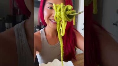 My Pesto is the BESTO? Oil-Free Creamy Vegan Pesto #shorts